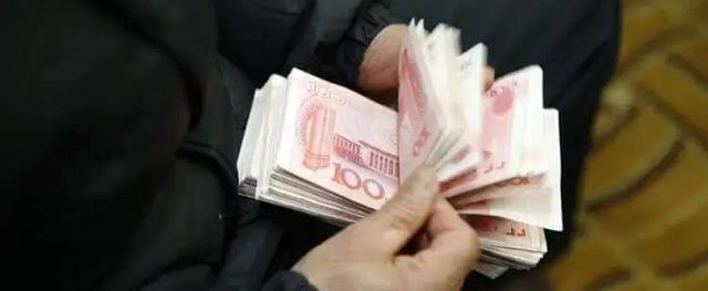 购买彩票的瞬间，一张图片背后的故事与启示买彩票宣传图片