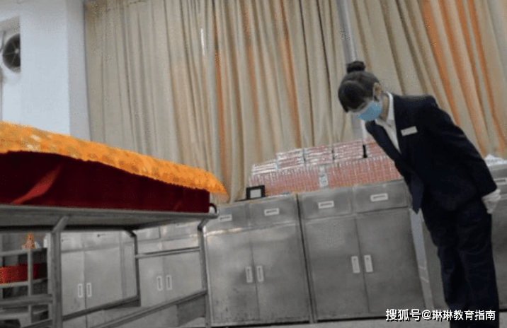 火葬场招工800元一天，社会视角下的职业选择与人性思考武汉火葬场招工800元一天