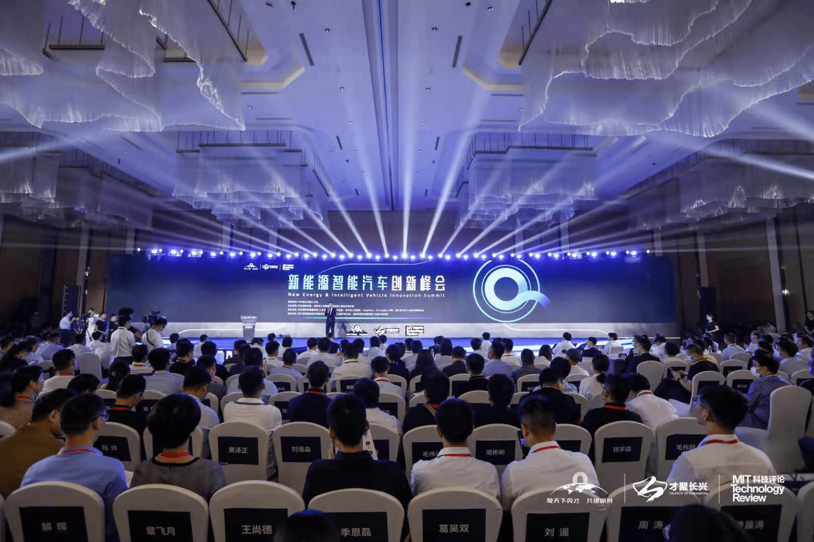 2035年，展望未来招聘岗位的多元化与智能化2021年招聘岗位表