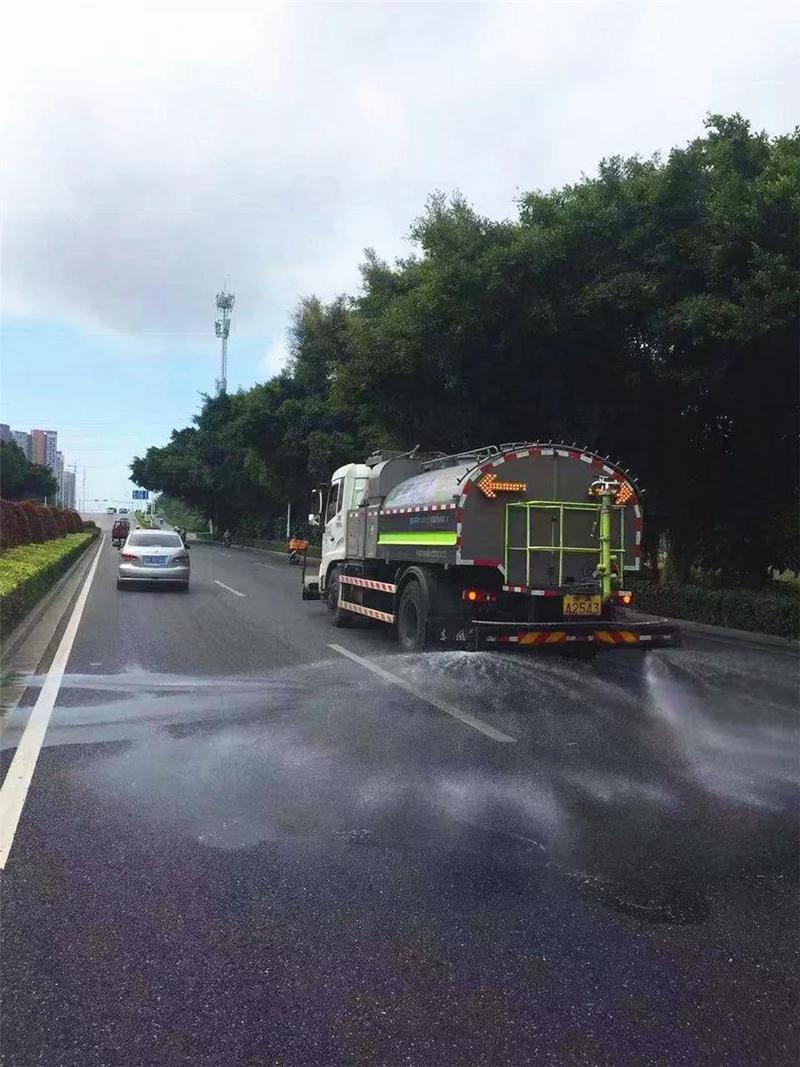 急需环卫车司机一名，城市绿意的守护者急需环卫车司机一名洒水车北海