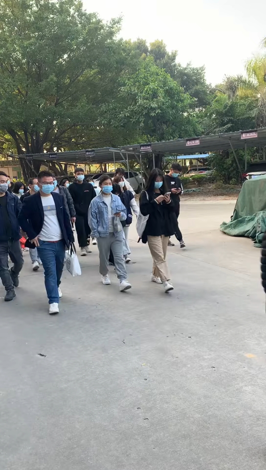 南京招工，包吃住，月薪8000元—城市蓝领的温暖选择南京招工包吃住8000元是真实的吗